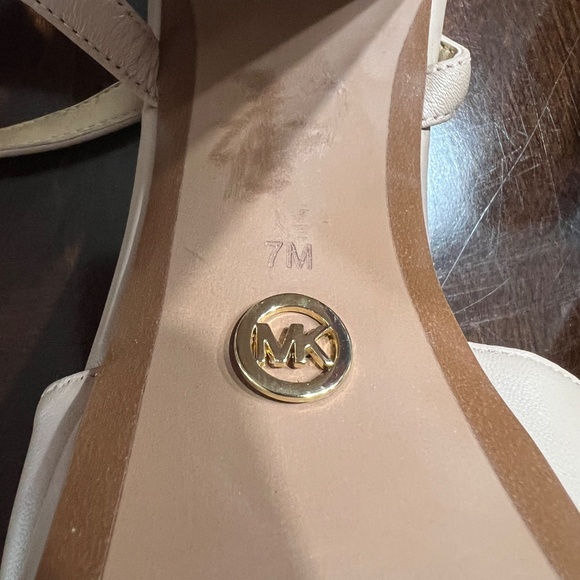 Michael Kors Fara Platform Leather Sandal, Oyster, Size 7 - Picture 6 of 6